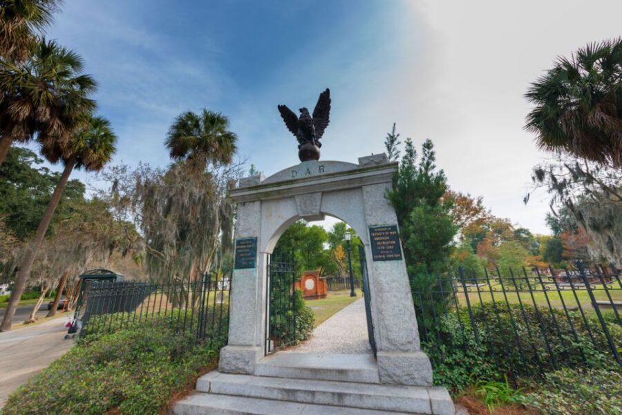 Savannah: "Savannah for Morons" Comedy Trolley Tour - Is $58 Worth It? Value vs. Standard Savannah Tours