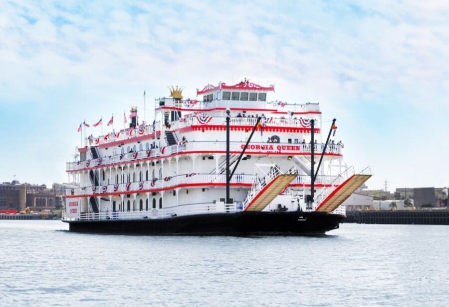 Savannah: Sightseeing Lunch Cruise - Where the cruise really starts: the dock at 9 East River Street