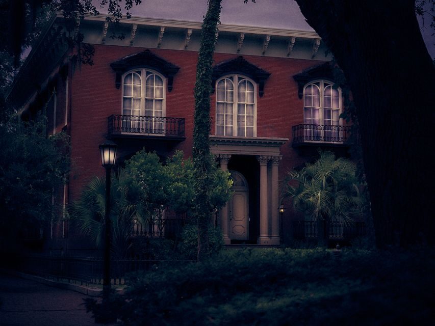 Savannah: Sixth Sense Savannah Ghost Tour - Entering Savannah by Way of Clary’s Cafe (Abercorn and Jones)