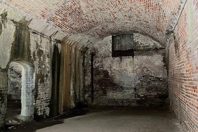 Savannah Slavery to Freedom Guided History Tour - Johnson Square: where the auction block becomes a real location