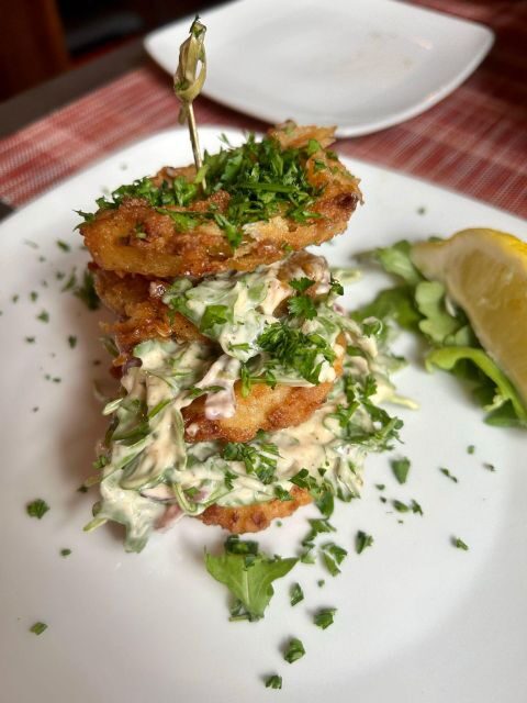 Savannah: Southern Traditions Dinner Tour - Who this tour suits best, and who should skip it