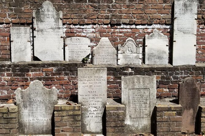 Savannah Supernatural Haunted Walking Tour - Colonial Park Cemetery: what you’ll learn from Savannah’s oldest surviving formal burial area
