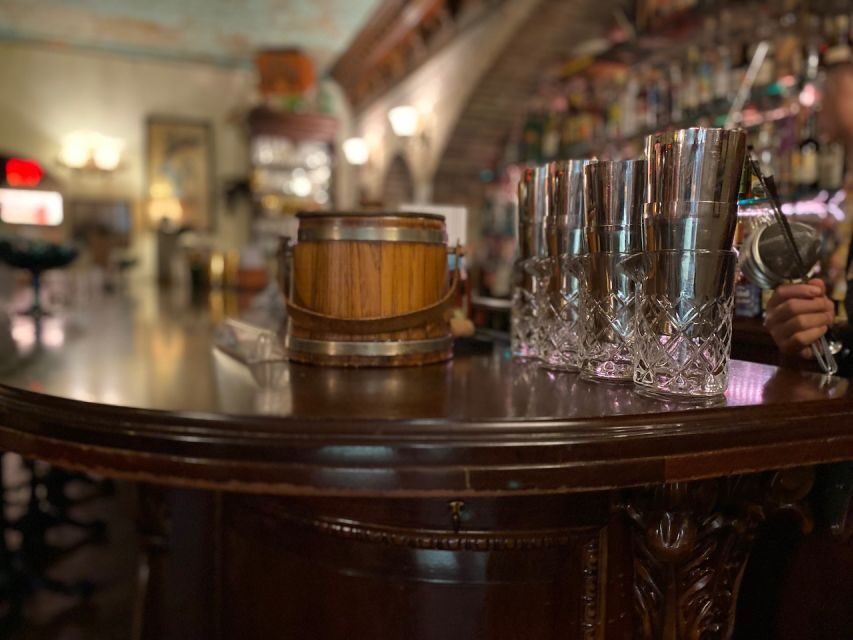 Savannah: Walktails and Bar Bites - Prohibition Museum toast: the smartest way to start Savannah at night