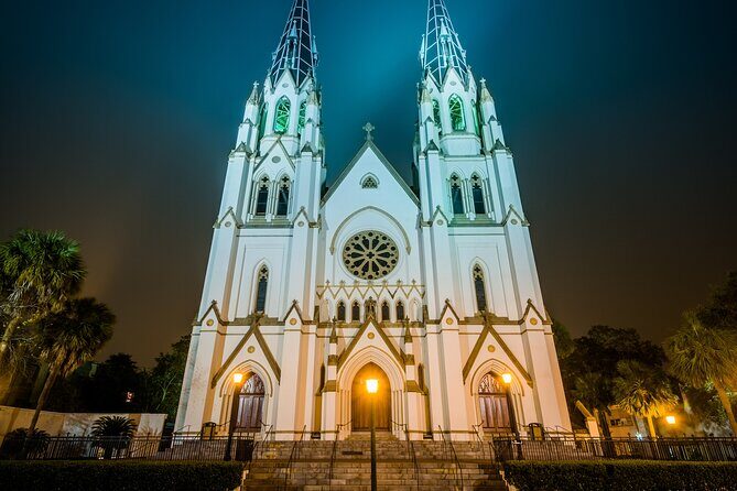 Savannah's Local Lore Ghost Tour - Who should book this haunted trolley ghost tour?