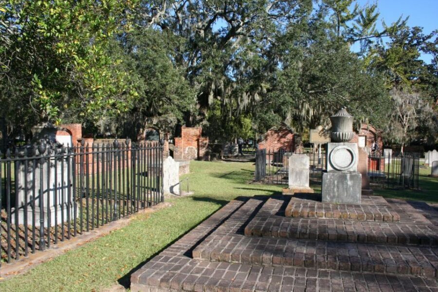Savannah's Local Lore Ghost Tour - The practical bits: meeting point and what’s included