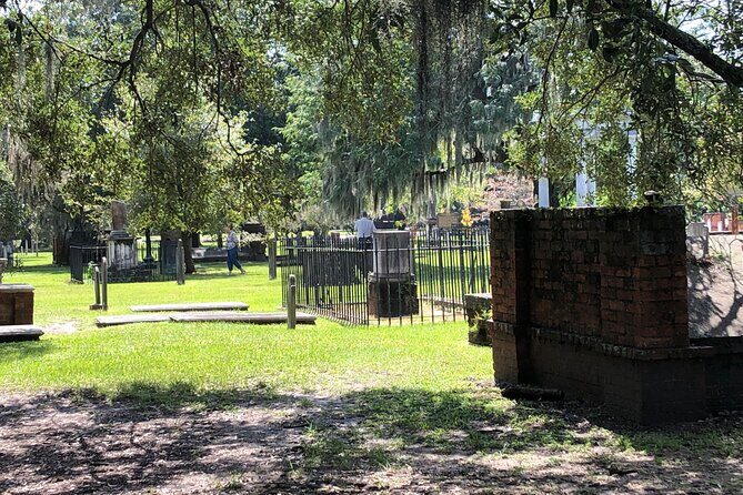 Savannah's Original Dark History Tour - The walk starts at Oglethorpe’s Bench (and why that matters)