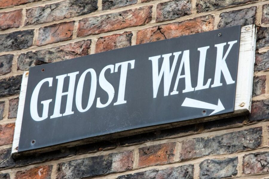 Self Guided Audio Ghost Tour in Savannah in 6 Languages - The Start: Mercer-Williams House Sets the Tone