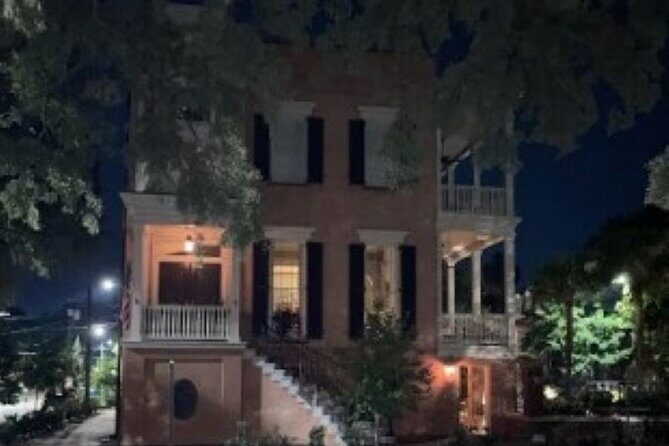 Shadows of Midnight Ultimate Late Night Savannah Ghost Tour - More seemingly ordinary stops and a historic cemetery