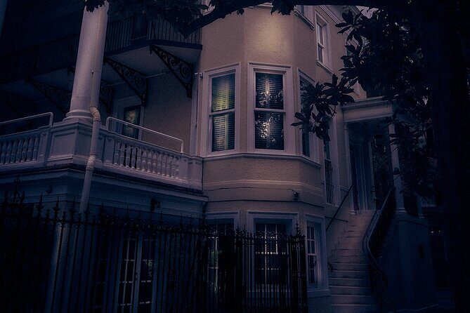 Sixth Sense Savannah Ghost Tour - Savannah Squares: Walking Over the City Built on What Came Before