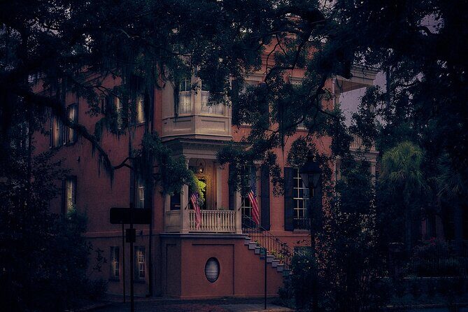 Sixth Sense Savannah Ghost Tour - Who This Tour Fits Best (Families, Couples, and History-Lovers)