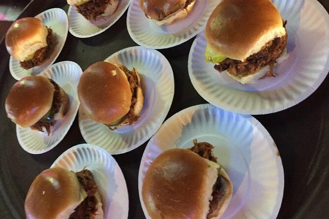 Southern Flavors Food, Pub Crawl, and History Walking Tour - Meeting at Johnson Square: Get Ready for a Lunch-Style Start
