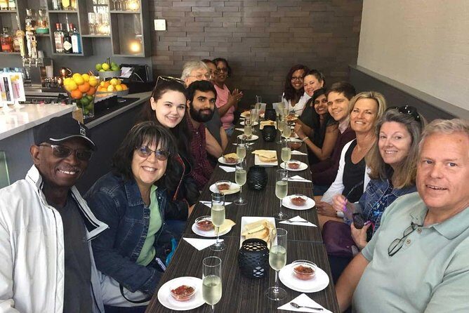 Southern Flavors Food, Pub Crawl, and History Walking Tour - River Street Food Stops: Where the Six Tastings Hit