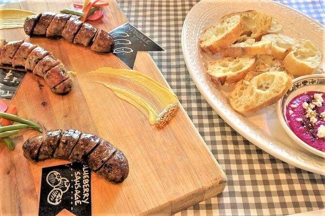 Southern & Secret Walking Food Tour - A 3-hour lunch walk through Savannah squares