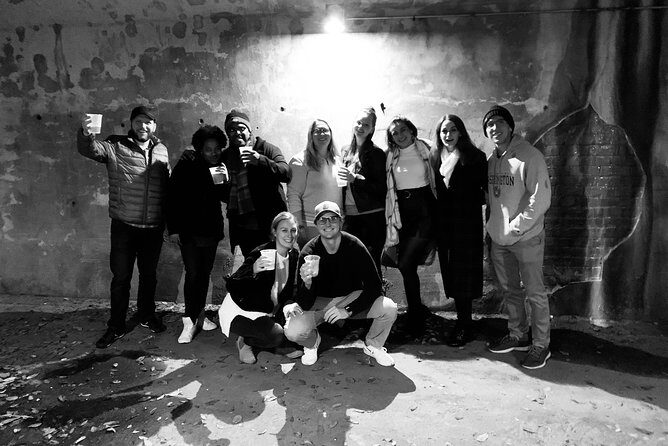 Spanish Moss Haunted Savannah Pub Crawl - Reynolds Square and the Old Pink House: the 10-minute mystery hit