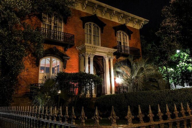 Spirits and Scoundrels Adults Only Savannah Ghost Tour | 10pm - Walking Route Basics: Pacing, Group Size, and Comfort