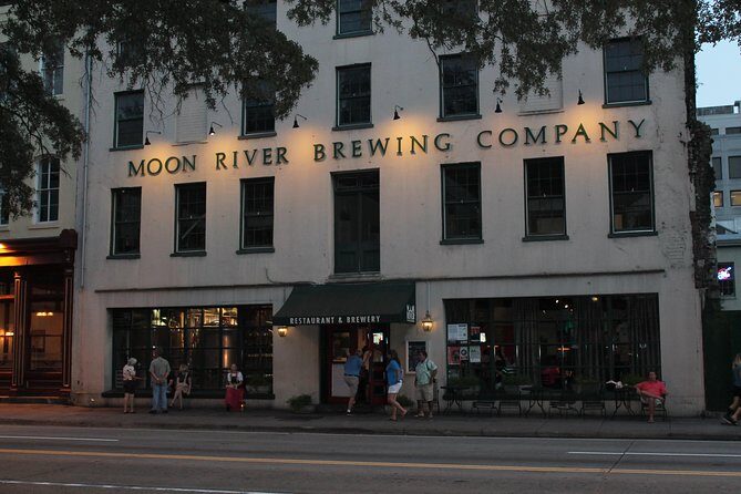 Spooky Savannah Haunted Pub Crawl - The guides: why their style can change your night