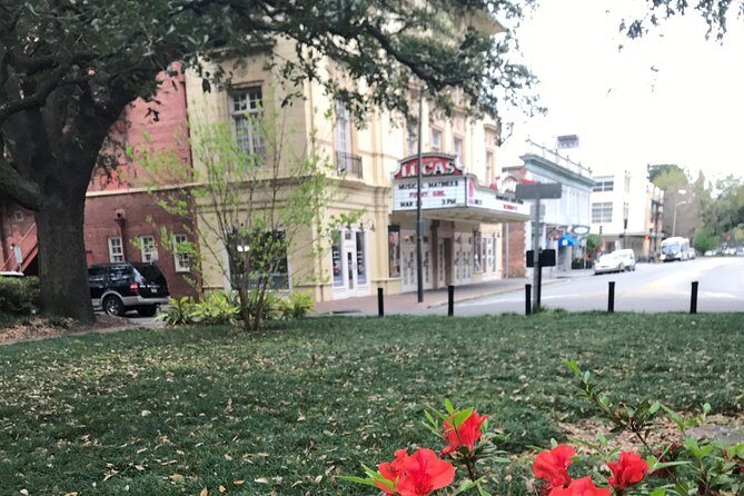 Welcome to Savannah Guided Walking Tour - Key Things You’ll Notice Right Away